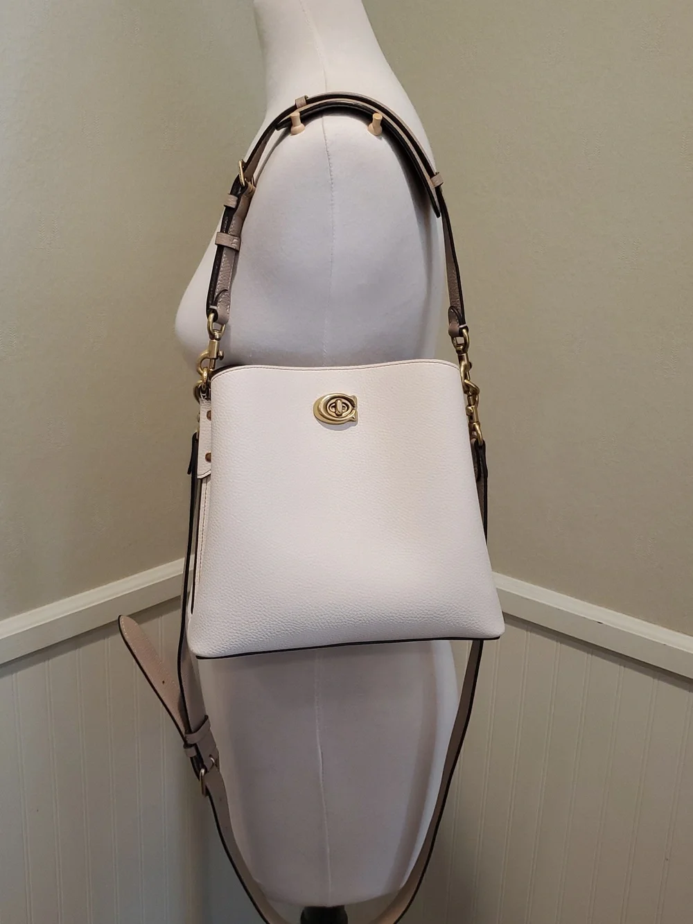 Coach Willow Bucket Bag - Picture 5 of 15
